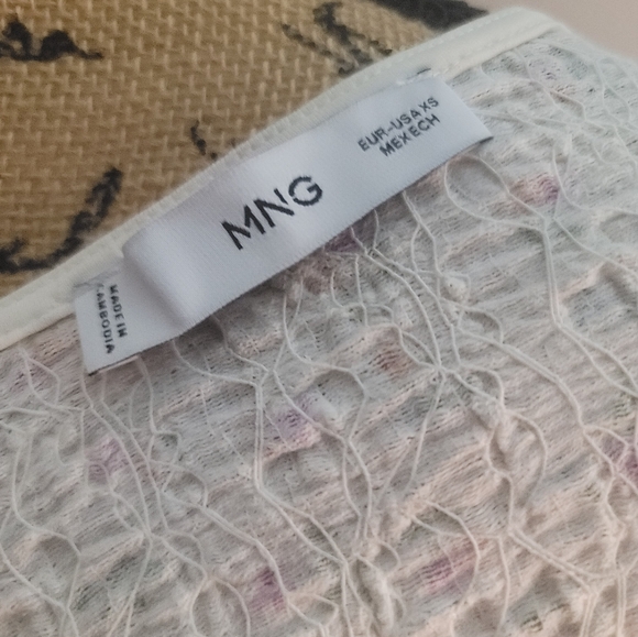 Mango ditzy floral short sleeve top - Picture 3 of 5